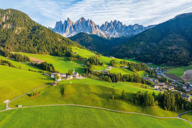 A practical guide to exploring the Alps' classic highlights ...